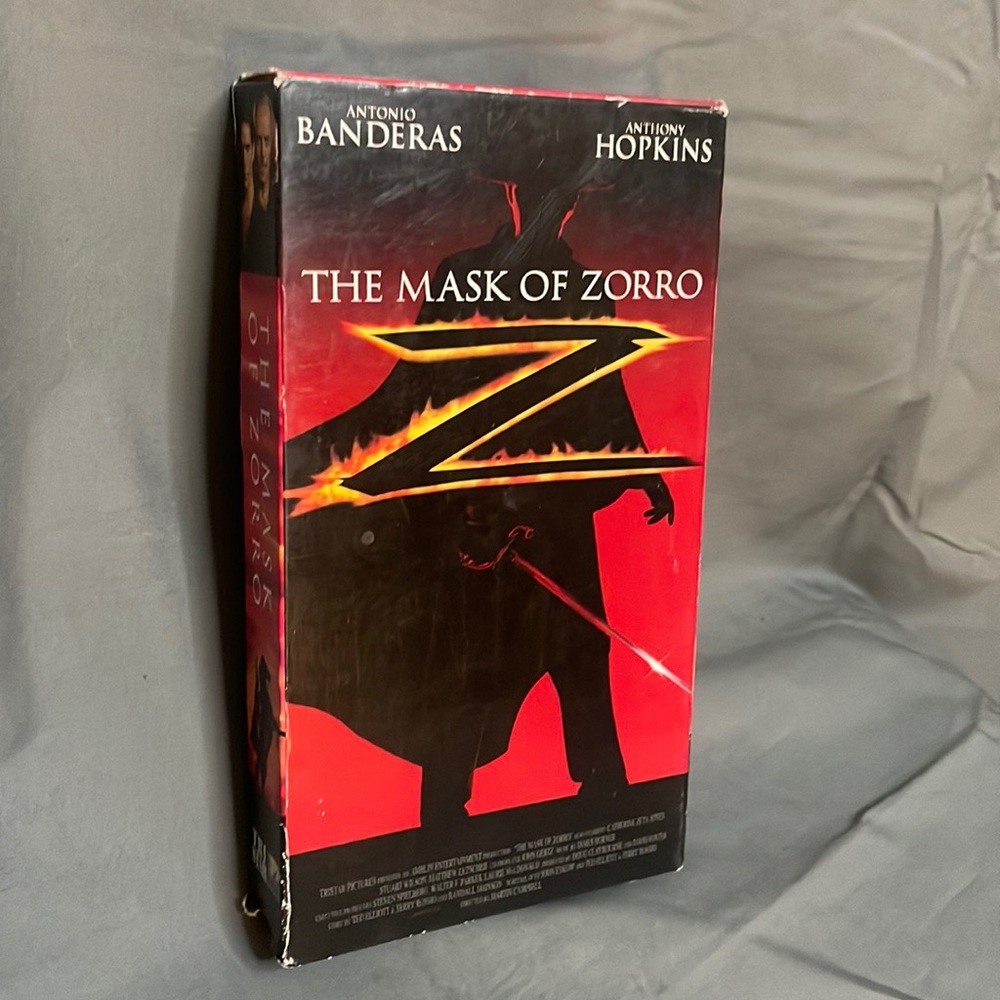The Mask Of Zorro VHS Tape